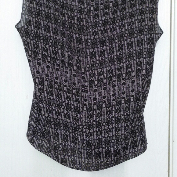 NY& Co. Top - Picture 3 of 4